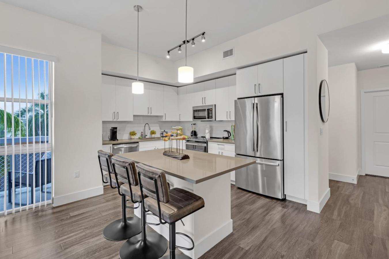 Bright And Airy 2 Bed On Biscayne Blvd With Free Park Apartamento *